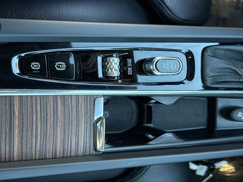 Used 2019 Volvo XC60 T6 Inscription image 26