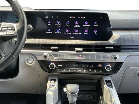 Used 2023 Kia Telluride EX w/ EX Captain's Chair Package FWD image 12