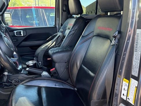 Used 2019 Jeep Wrangler Unlimited Rubicon AWD/4WD image 2