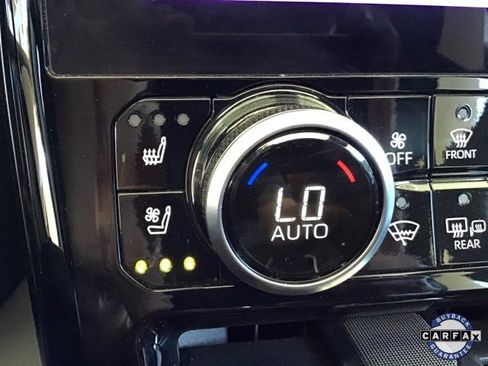 Used 2023 Toyota Highlander Limited image 28