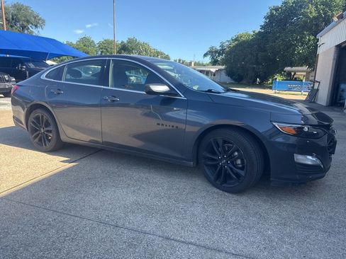 Used 2021 Chevrolet Malibu LT w/ Sport Edition FWD image 3