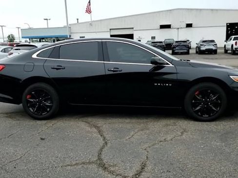 Used 2025 Chevrolet Malibu LT FWD image 9