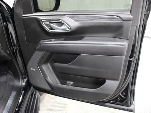 Used 2022 GMC Yukon XL SLT w/ SLT Luxury Package AWD/4WD image 28