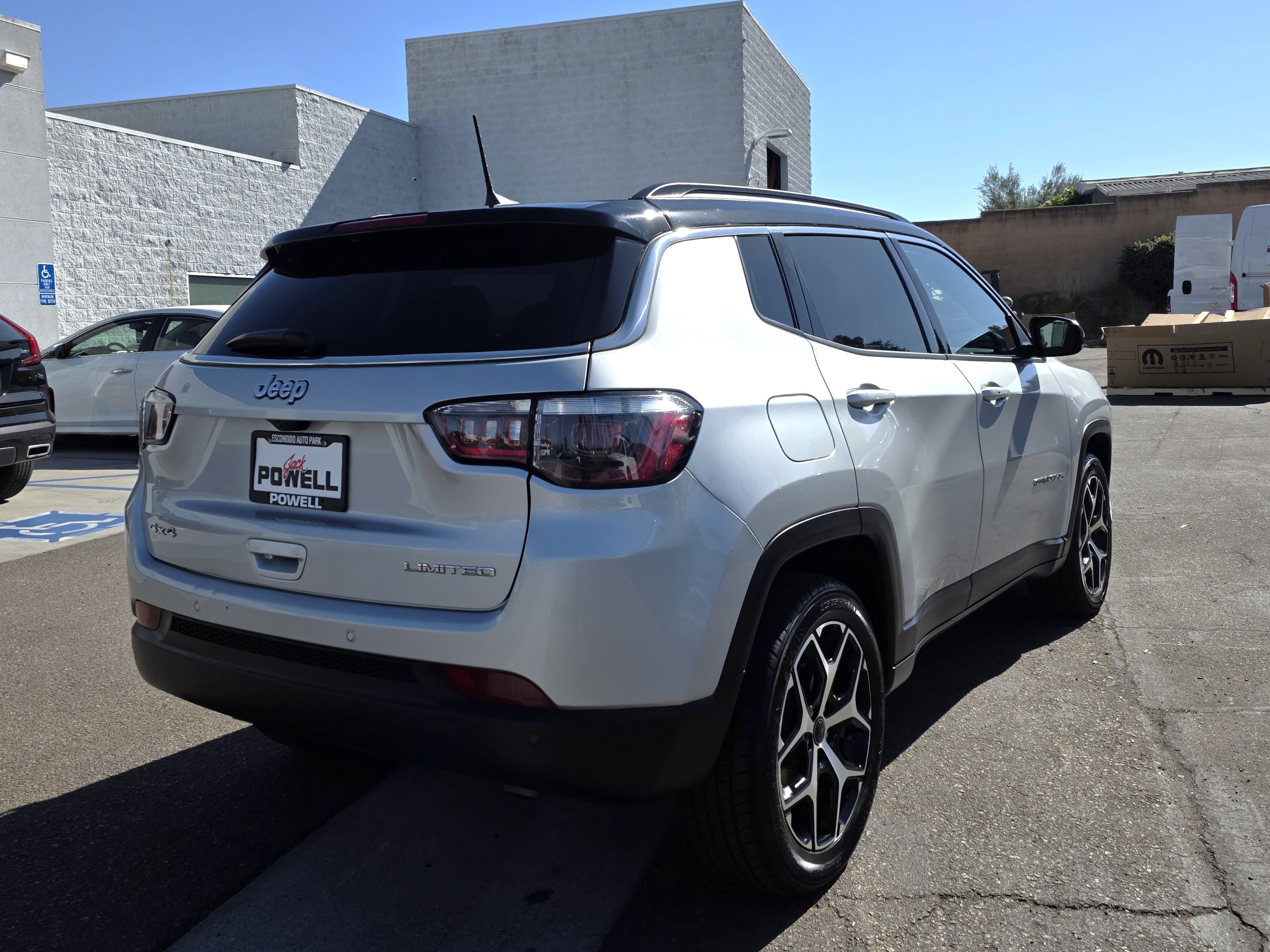 Certified 2025 Jeep Compass Limited AWD/4WD image 5