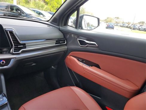 Certified 2024 Kia Sportage SX image 10