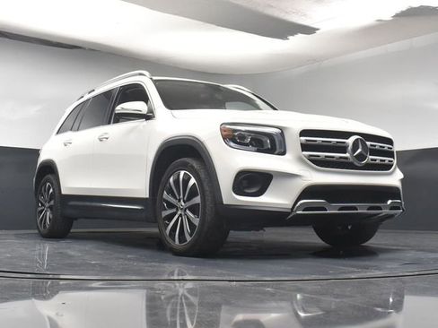 Used 2021 Mercedes-Benz GLB 250 w/ Premium Package image 29