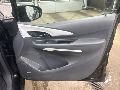 Used 2020 Chevrolet Bolt Premier w/ Infotainment Package image 37