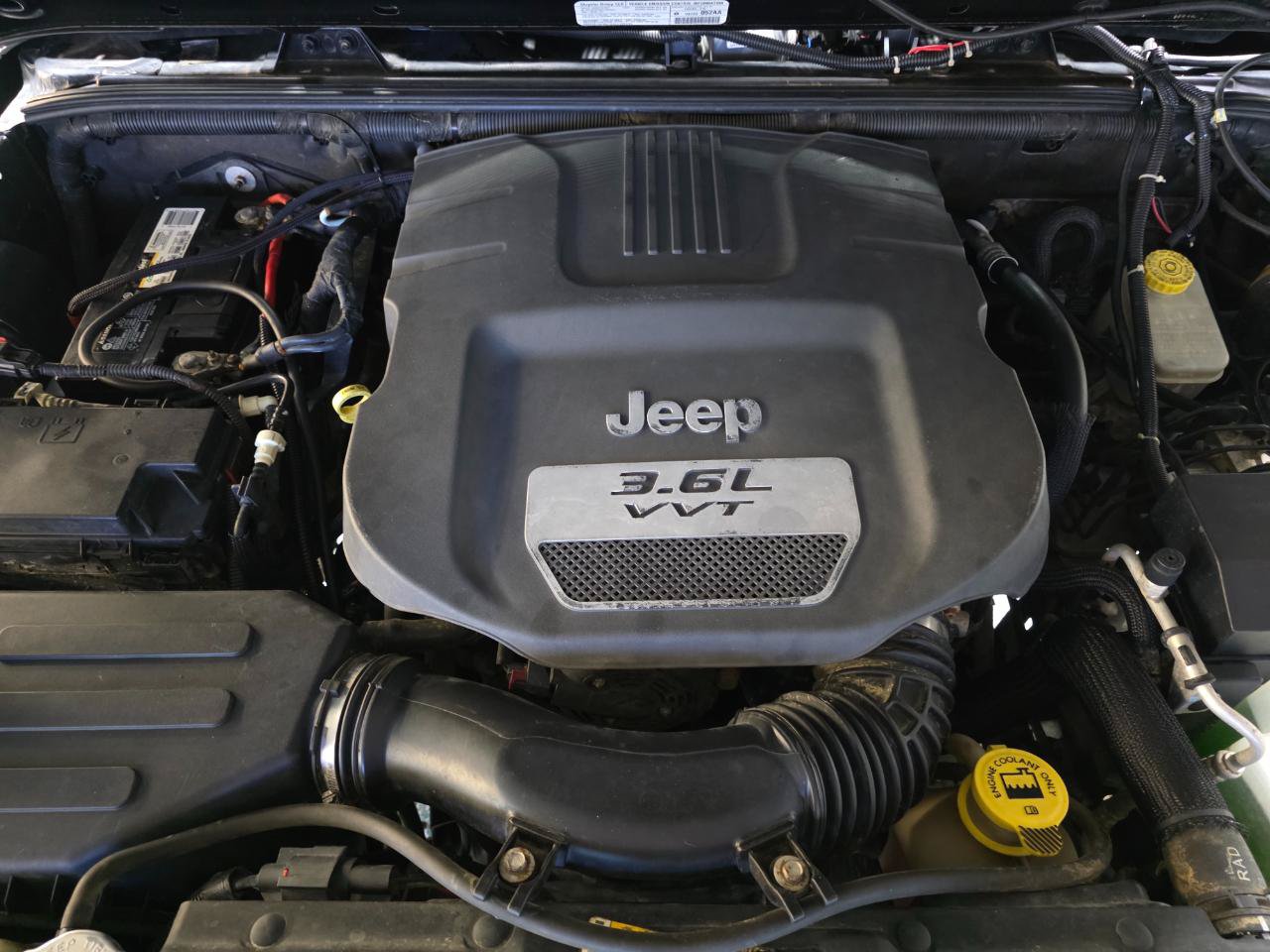 Used 2013 Jeep Wrangler Sport w/ Connectivity Group AWD/4WD image 31
