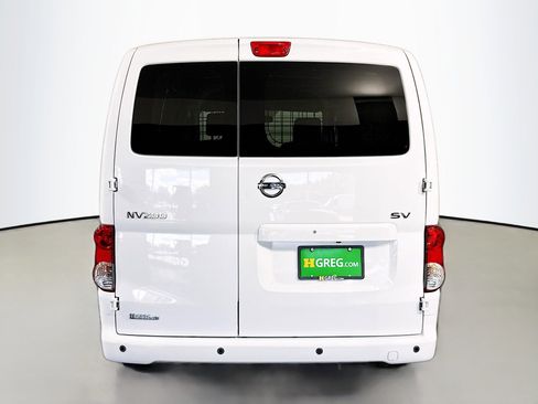 Used 2021 Nissan NV200 SV w/ Sliding Door Glass Package image 8