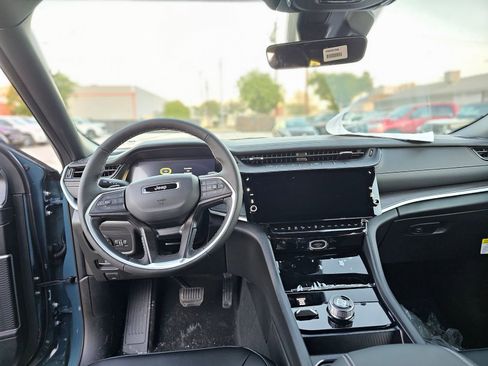 New 2026 Jeep Grand Cherokee L Limited image 24