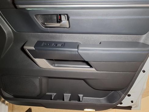 Used 2025 Toyota Tundra Platinum AWD/4WD image 6