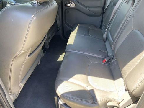 Used 2019 Nissan Frontier SL RWD image 14