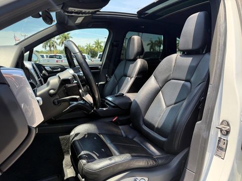 Used 2016 Porsche Cayenne S AWD/4WD image 18