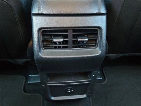Used 2022 Ford Edge SE AWD/4WD image 15