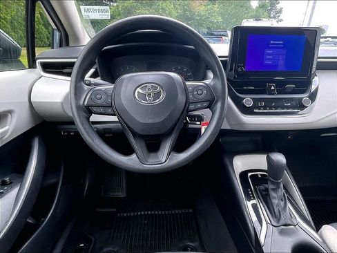 Used 2024 Toyota Corolla LE FWD image 17