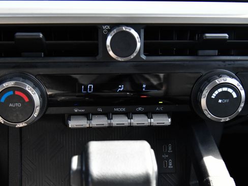 Used 2024 Toyota Tacoma TRD Sport image 24