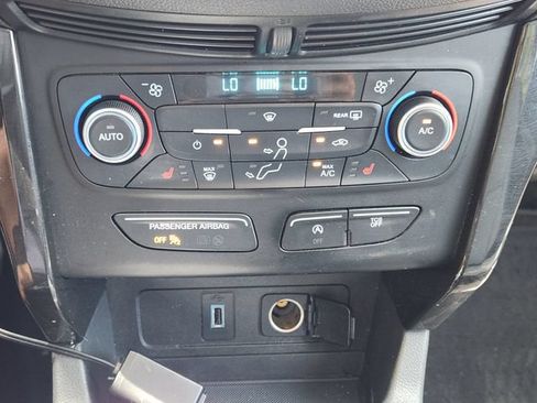 Used 2019 Ford Escape SE FWD image 19