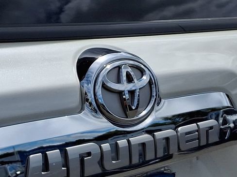 Used 2022 Toyota 4Runner Limited AWD/4WD image 30