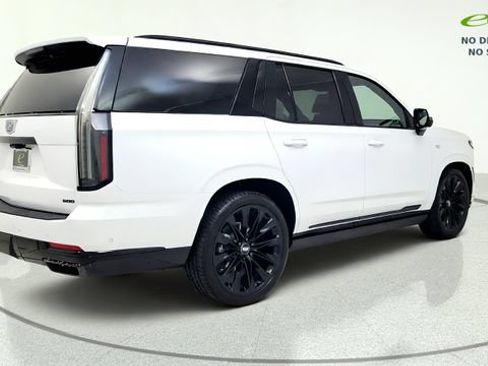 Used 2026 Cadillac Escalade Platinum Sport w/ LPO, ONYX Package AWD/4WD image 8