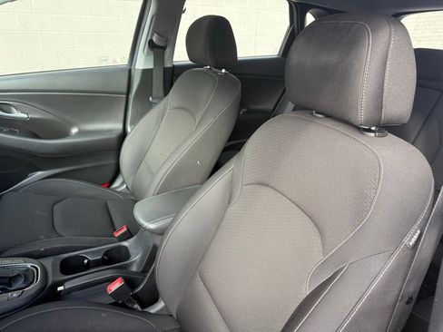 Used 2019 Hyundai Elantra GT FWD image 20