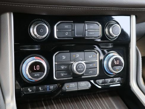 Certified 2021 GMC Yukon Denali w/ Denali Premium Package RWD image 20
