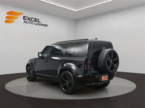 Used 2023 Land Rover Defender 110 X-Dynamic SE image 3