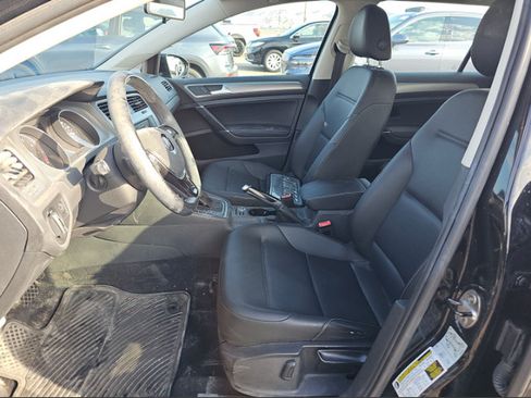 Used 2016 Volkswagen Golf Limited Edition FWD image 6