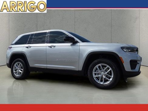 New 2026 Jeep Grand Cherokee Laredo X RWD image 1