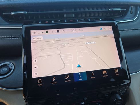 Used 2023 Jeep Grand Cherokee L Limited image 29