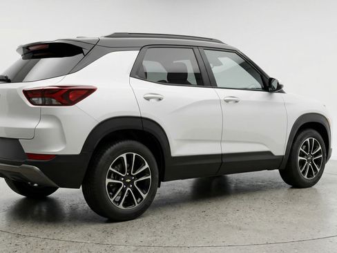 Used 2025 Chevrolet TrailBlazer LT image 9