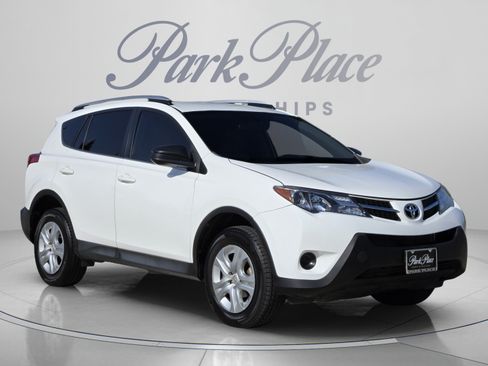 Used 2013 Toyota RAV4 LE FWD image 8