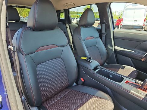 Used 2025 Nissan Kicks SR FWD image 14