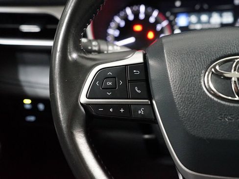 Certified 2024 Toyota Highlander XLE image 14