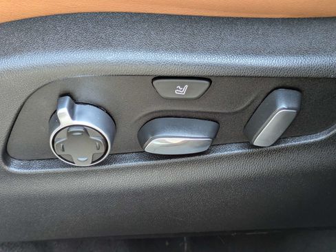 Certified 2019 Cadillac XT4 Sport FWD image 13