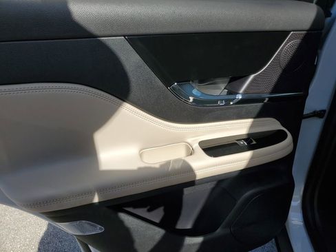 New 2026 Lincoln Corsair Premiere image 9