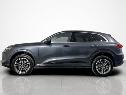 Used 2025 Audi Q5 Premium w/ Convenience Package