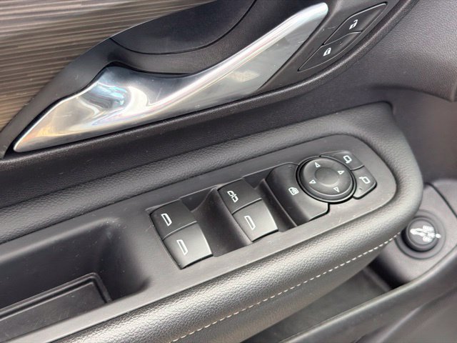 Used 2024 GMC Terrain SLT FWD image 13