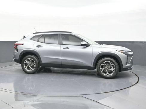 New 2026 Chevrolet Trax LT w/ Driver Confidence Package FWD image 13