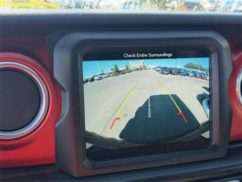 Used 2018 Jeep Wrangler Unlimited Rubicon image 16