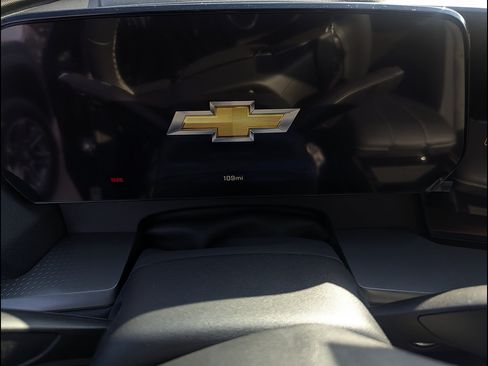 New 2026 Chevrolet Traverse LT w/ Driver Confidence Package FWD image 3