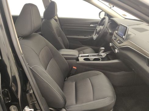 Used 2024 Nissan Altima 2.5 SV FWD image 21