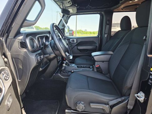 Used 2020 Jeep Wrangler Sport AWD/4WD image 12