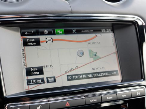 Used 2015 Jaguar XJ RWD image 19