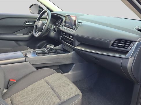 Used 2025 Nissan Rogue SV FWD image 16