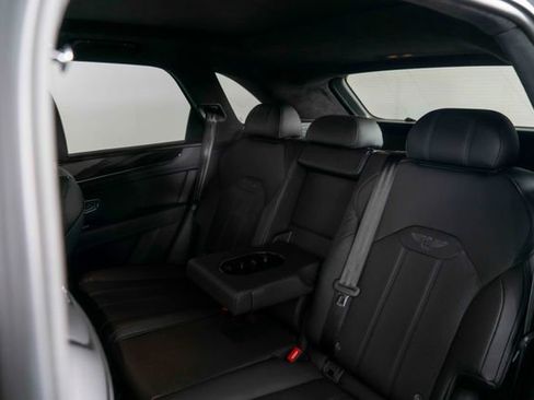 Used 2022 Bentley Bentayga AWD/4WD image 15