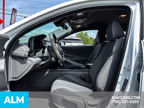 Used 2023 Hyundai Elantra SEL image 9