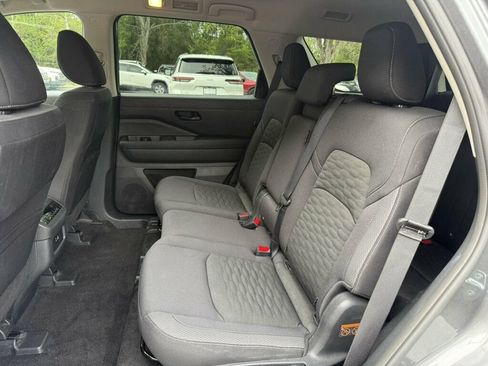 Used 2025 Nissan Pathfinder SV FWD image 7