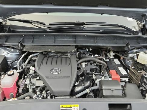 Certified 2024 Toyota Highlander XLE FWD image 46