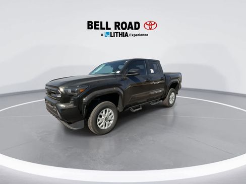 Used 2025 Toyota Tacoma SR image 5