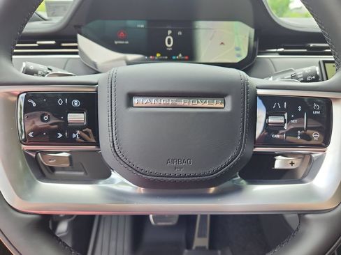 New 2026 Land Rover Range Rover Long Wheelbase SE AWD/4WD image 18
